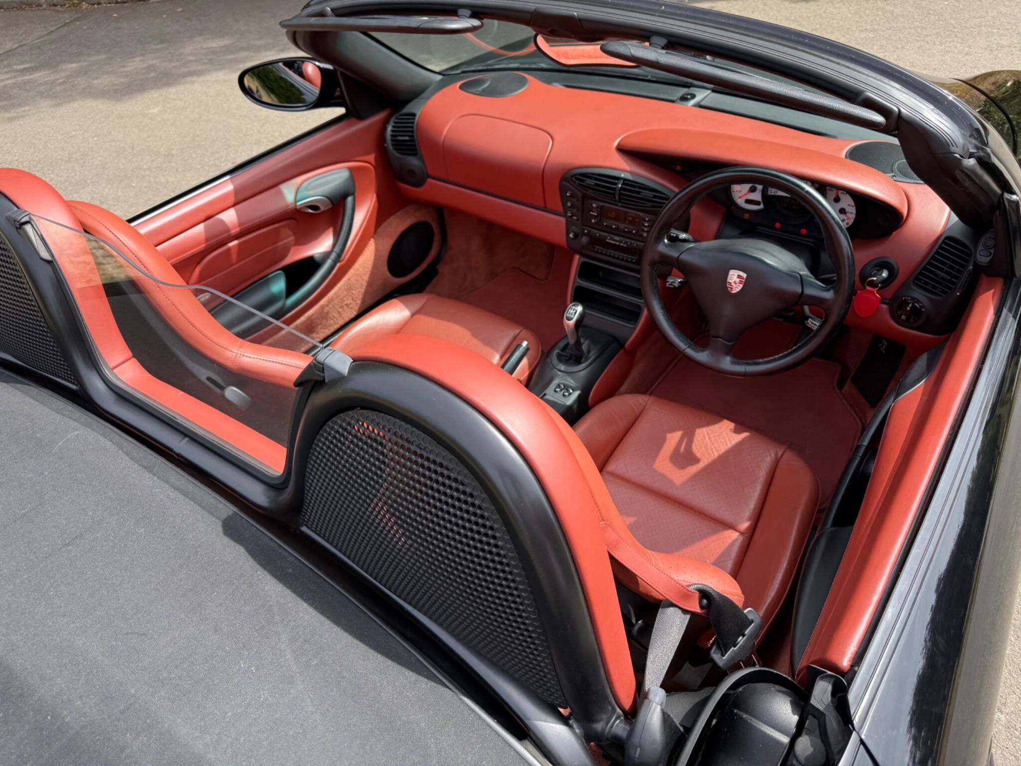 Porsche Boxster 2.7 986 2dr — photo 74 of 86